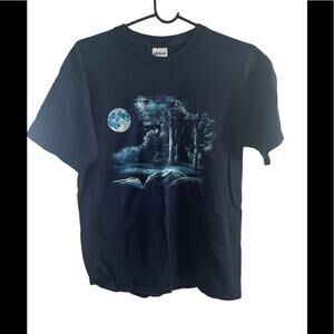 Vintage full moon deer buck tee shirt. Beautifully illustrated size medium .